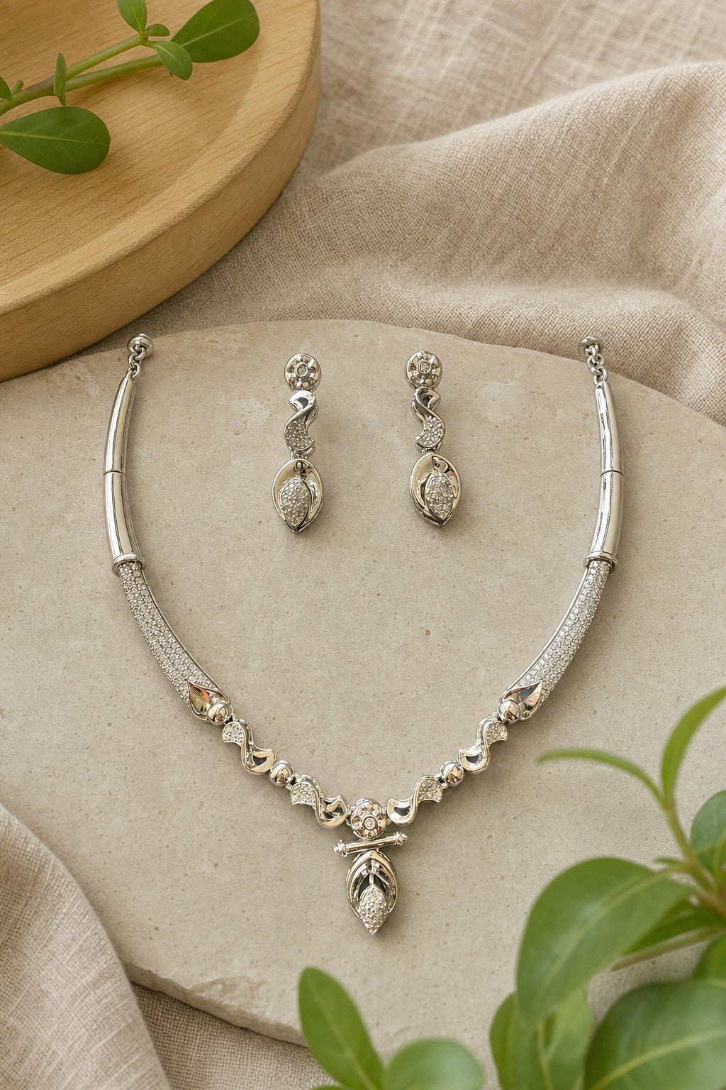 Pavé Leaf Drop Necklace & Earrings Set in 925 Silver - 1141_lifestyle