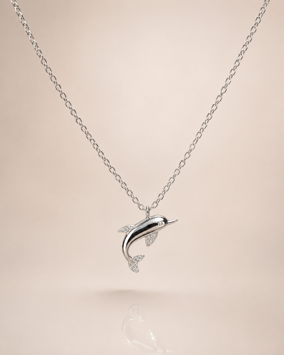 Dolphin Chain Pendant – Elegant Ocean Inspired Jewelry
