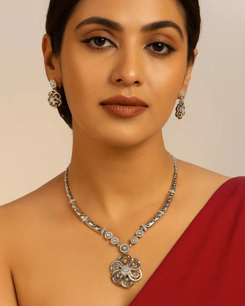 Floral Diamond-Inspired Necklace Set