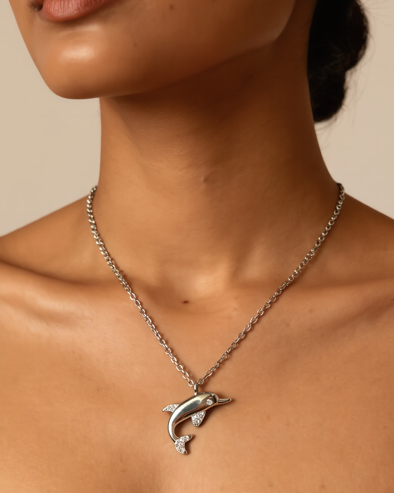 Dolphin Chain Pendant – Elegant Ocean Inspired Jewelry